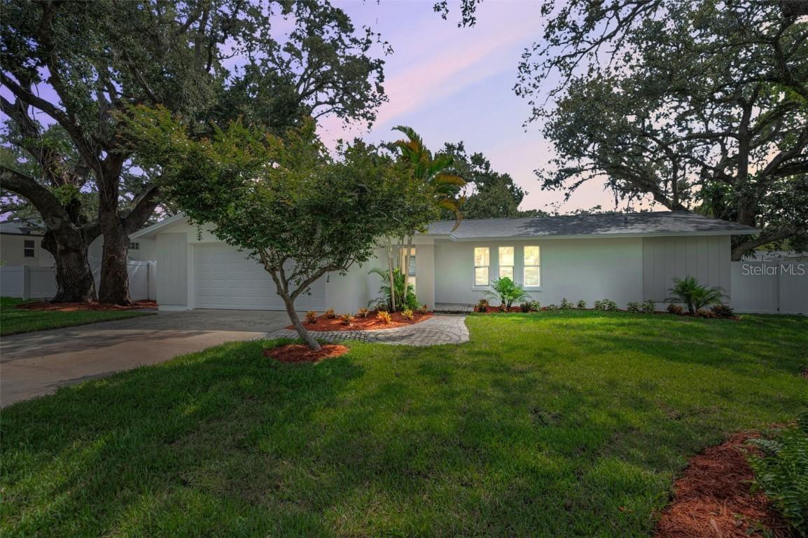 908 Highview Dr., Palm Harbor, FL 34683