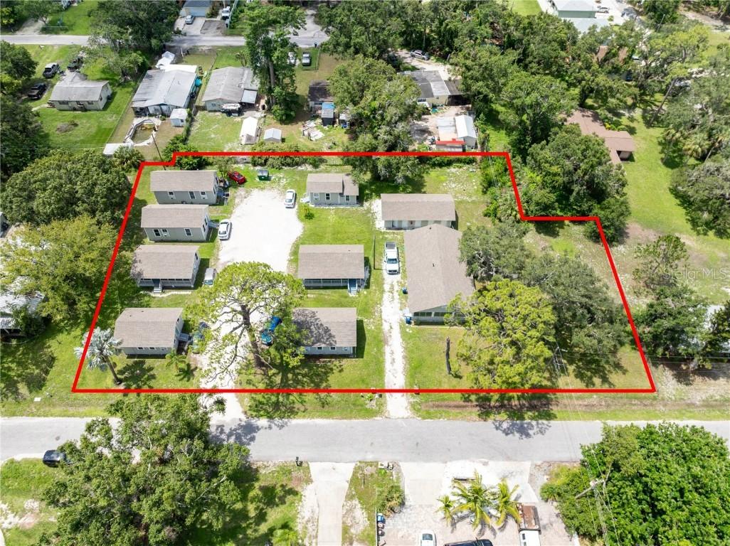 2212 32nd Ave., Bradenton, FL 34208