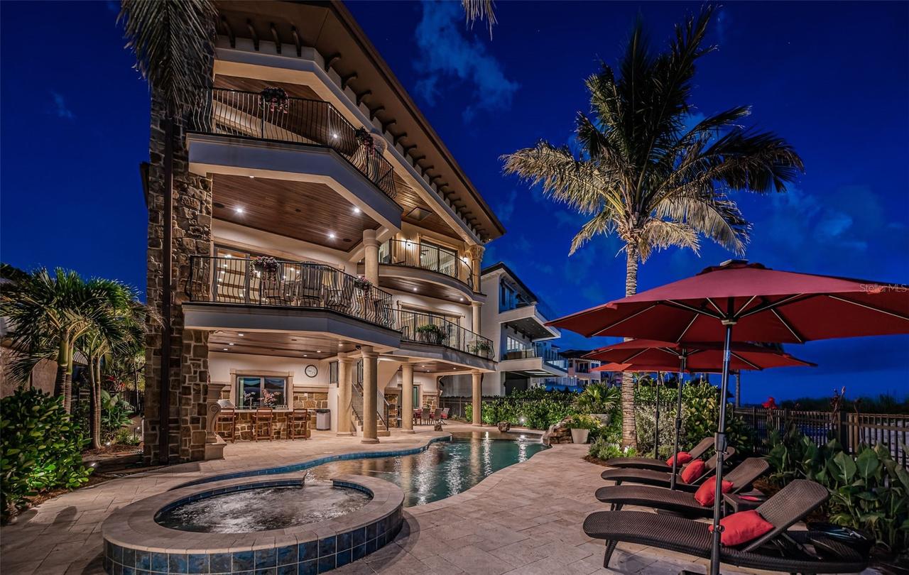 17824 Lee Ave., Redington Shores, FL 33708