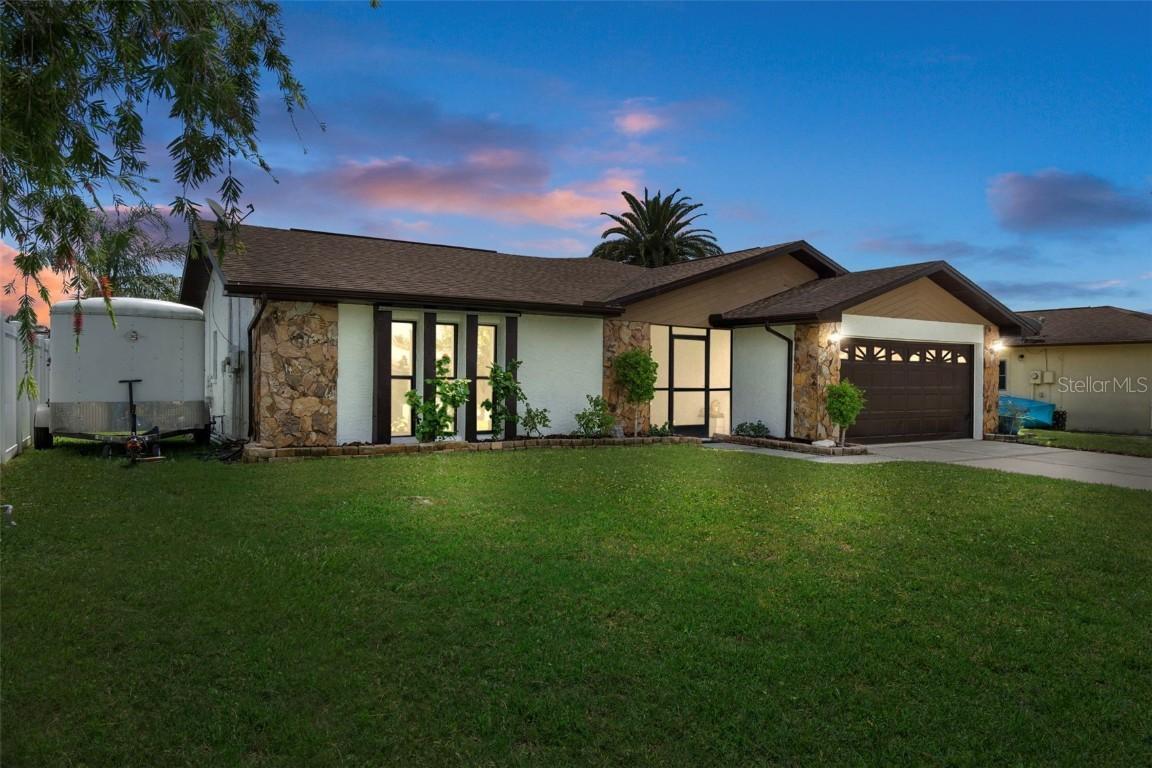 9910 Island Harbor Dr., Port Richey, FL 34668
