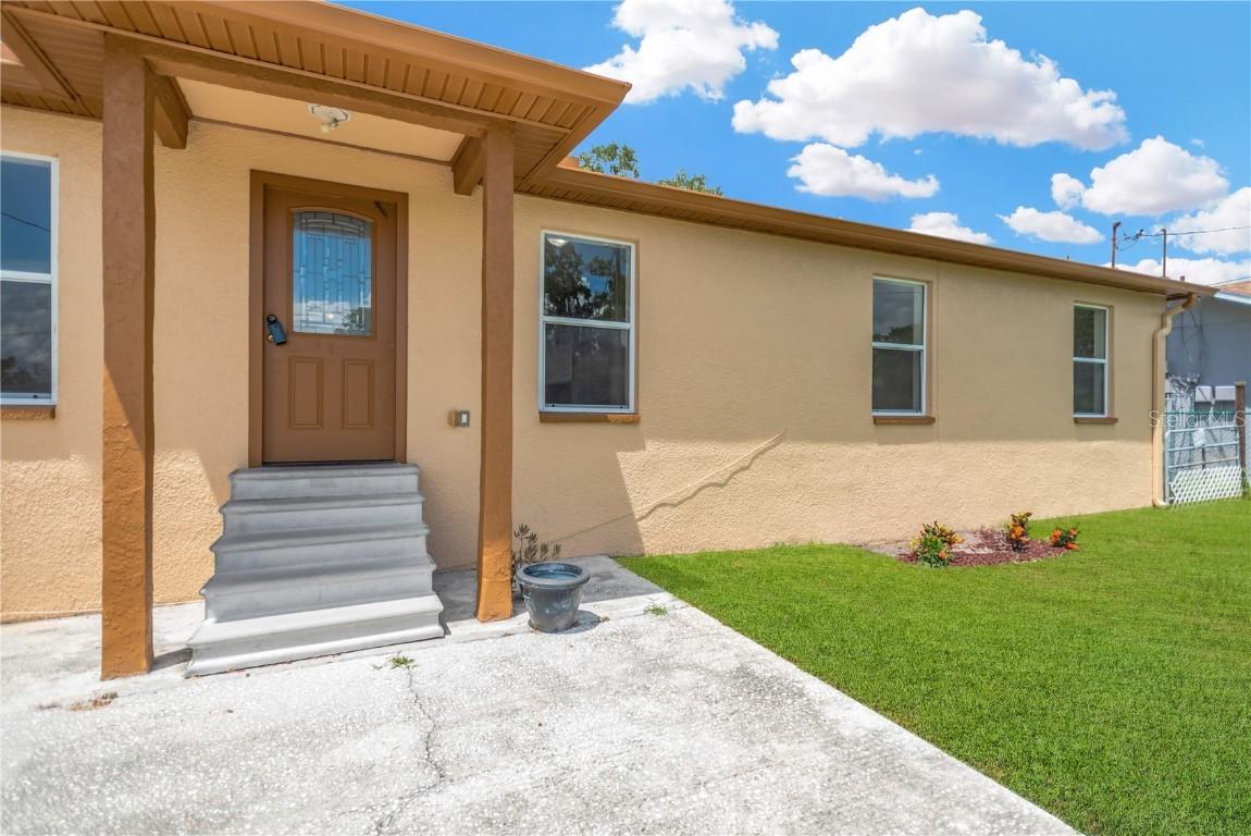 808 1st Ave., Ruskin, FL 33570