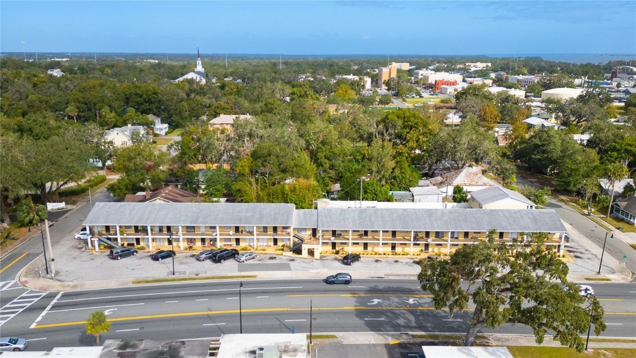 706 W Dixie Ave., Leesburg, FL 34748
