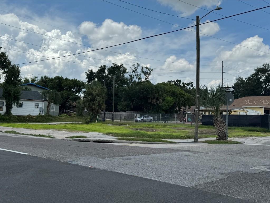 2804 E Columbus Dr., Tampa, FL 33605