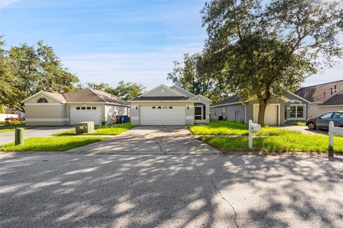 807 Cape Cod Cir., Valrico, FL 33594