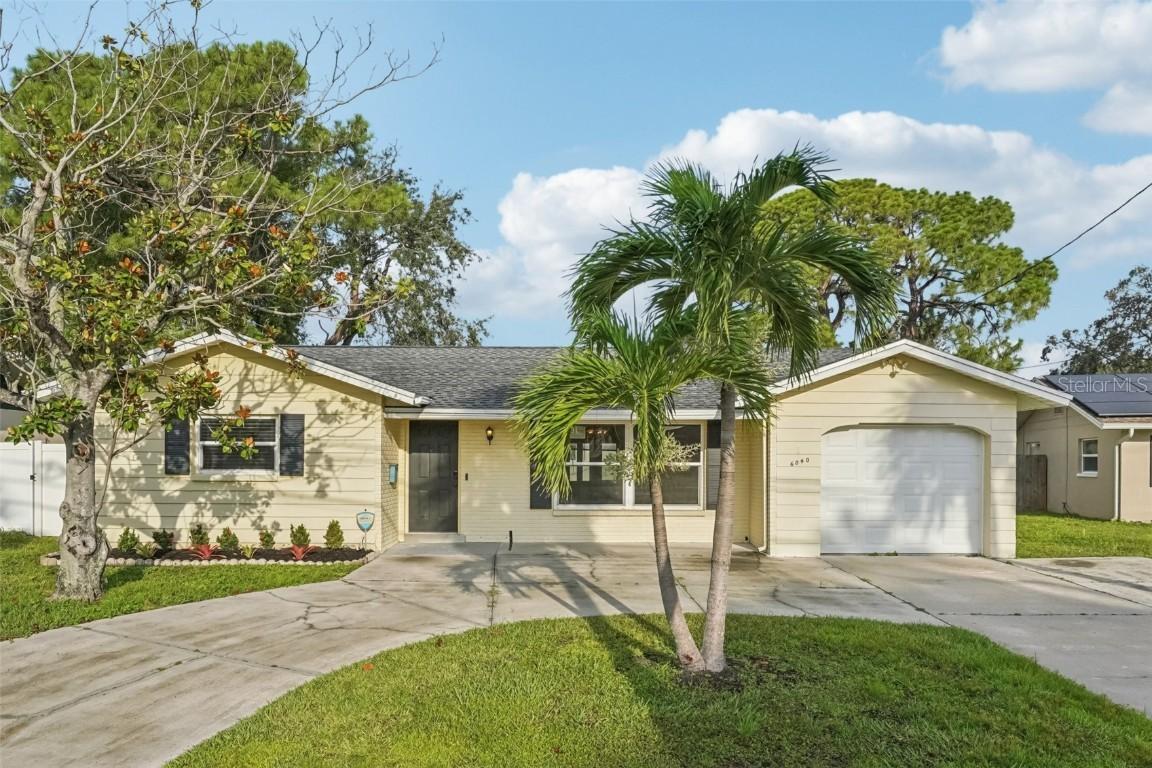 6040 Denver St., St Petersburg, FL 33703