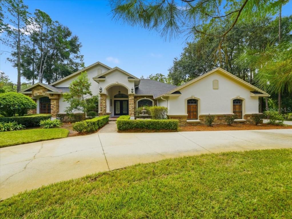 412 Pine Bluff Dr., Lutz, FL 33549