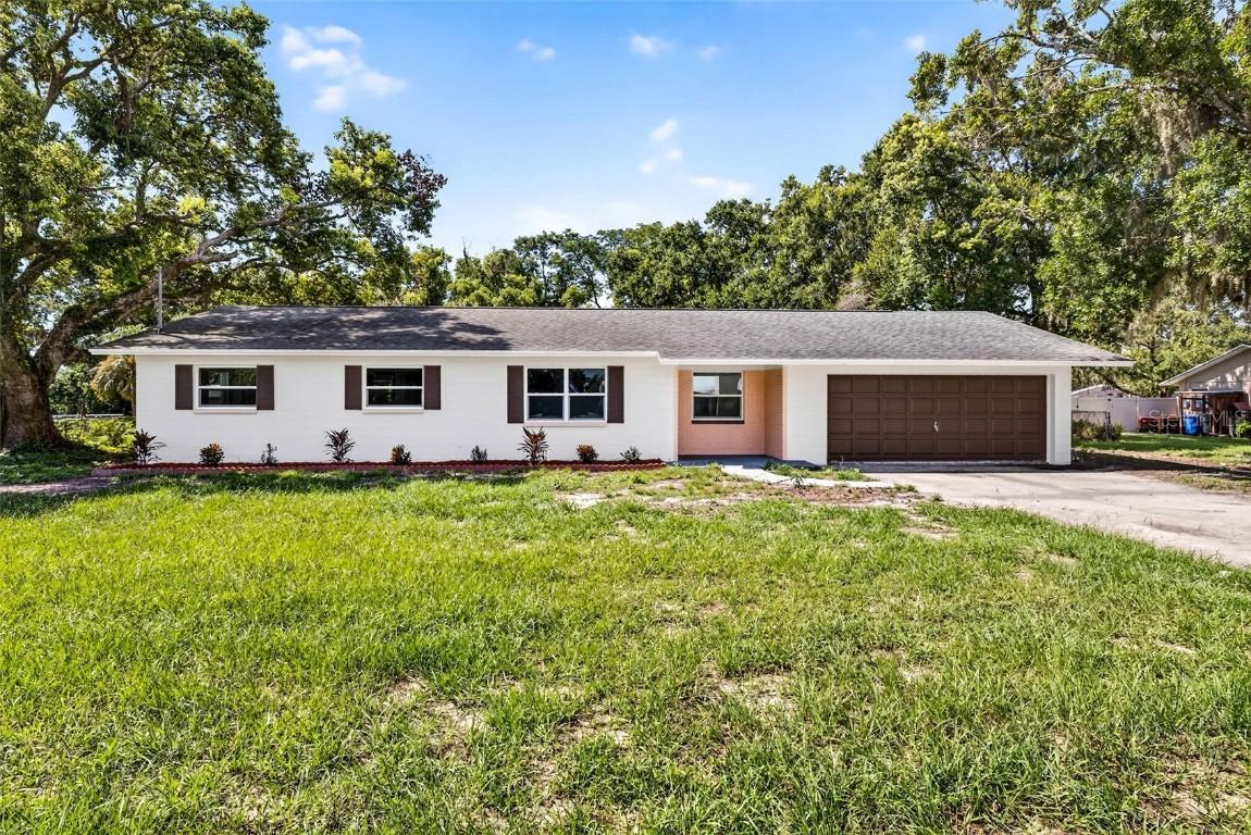 12415 Palm Tree Dr., Thonotosassa, FL 33592