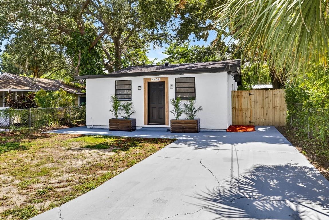 4407 N 41st St., Tampa, FL 33610