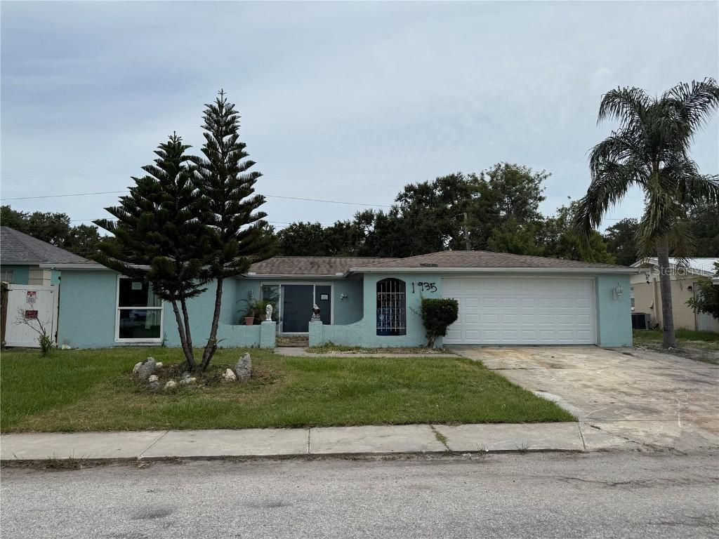 1955 Dartmouth Dr., Holiday, FL 34691