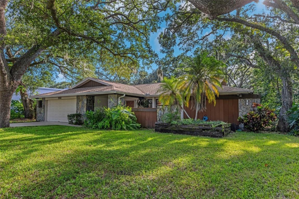 943 Spanish Oaks Blvd., Palm Harbor, FL 34683
