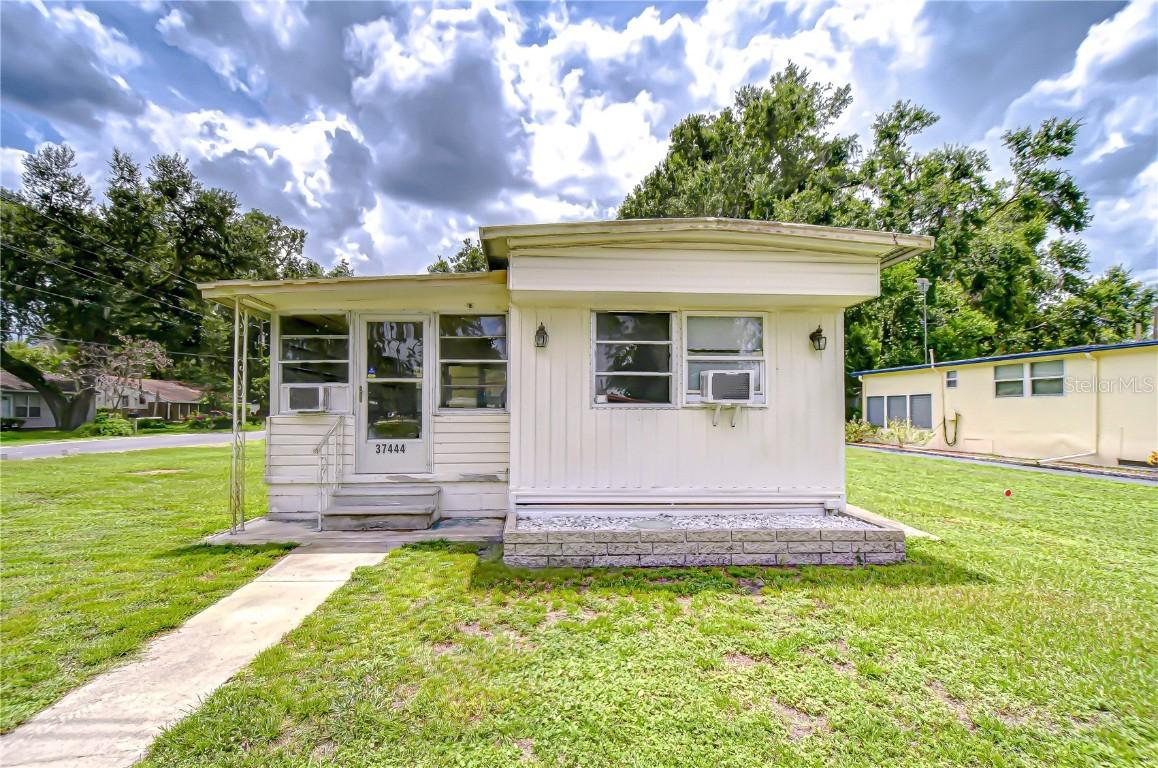 37444 Hammond Dr., Zephyrhills, FL 33541