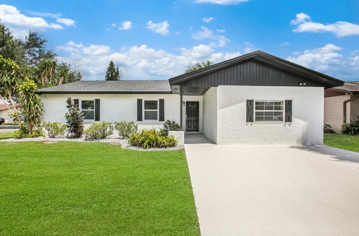 1112 Nutmeg Dr., Lakeland, FL 33801