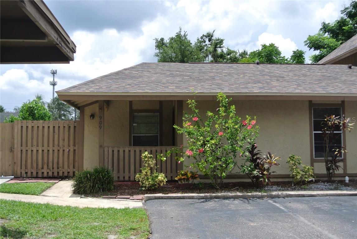 909 Buck Ct., Brandon, FL 33511