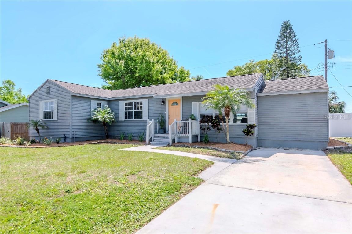 1528 W River Shore Way, Tampa, FL 33603