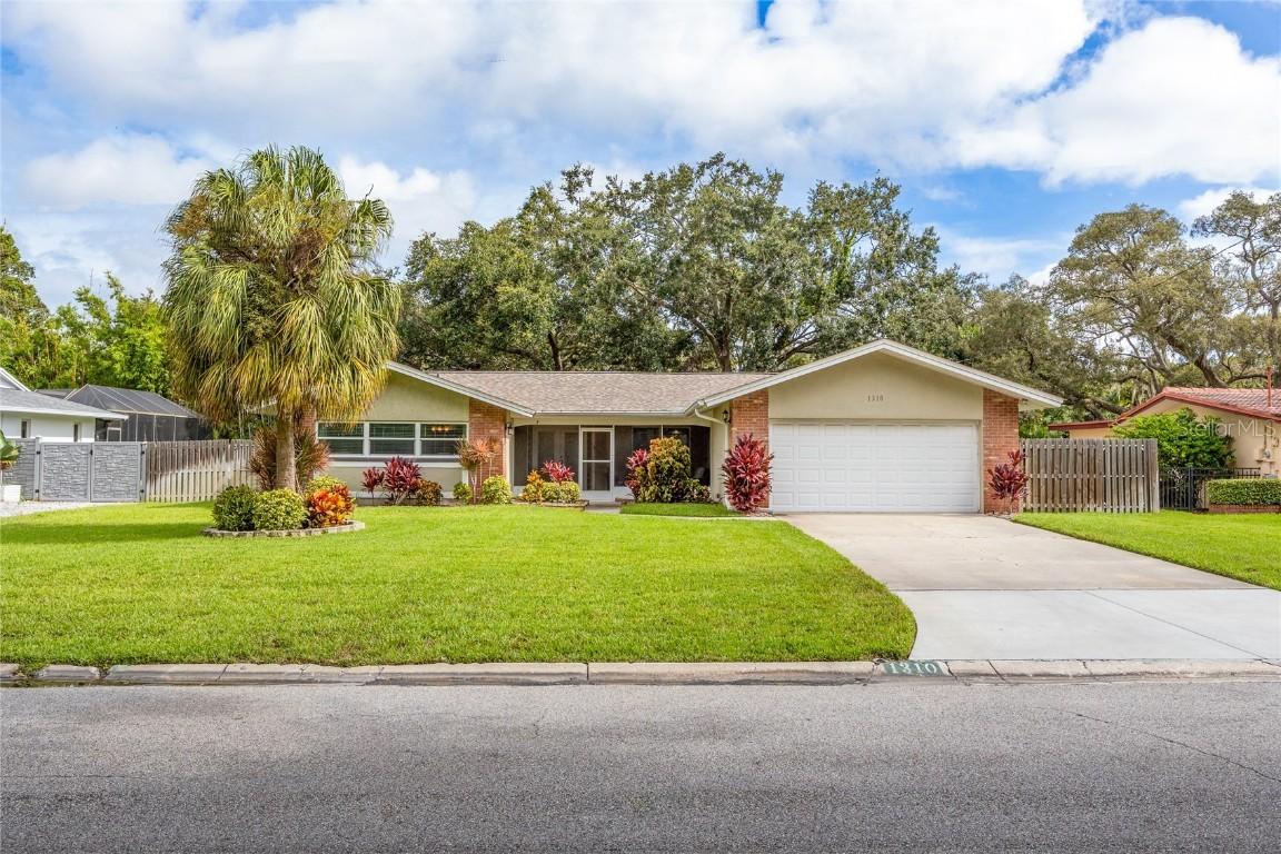 1310 Fairway Dr., Dunedin, FL 34698