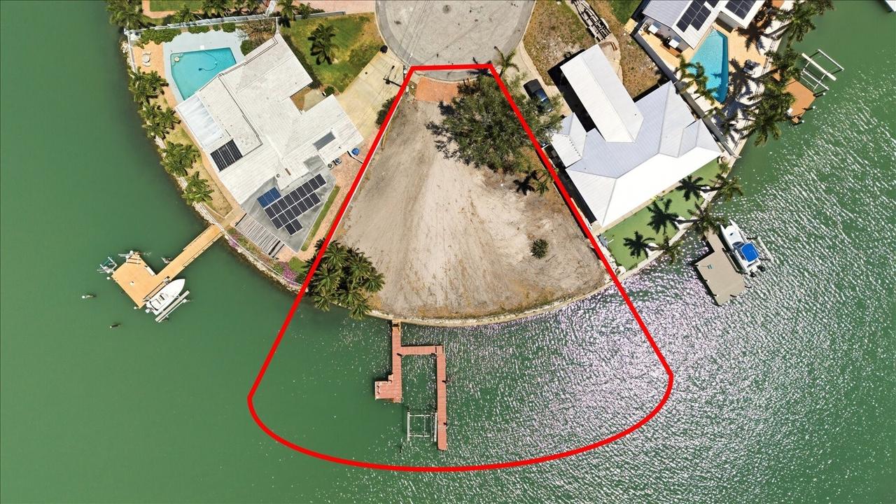 7998 1st Ave., St Petersburg, FL 33707