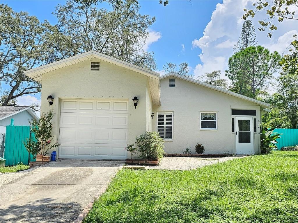 612 Boston St., Tarpon Springs, FL 34689