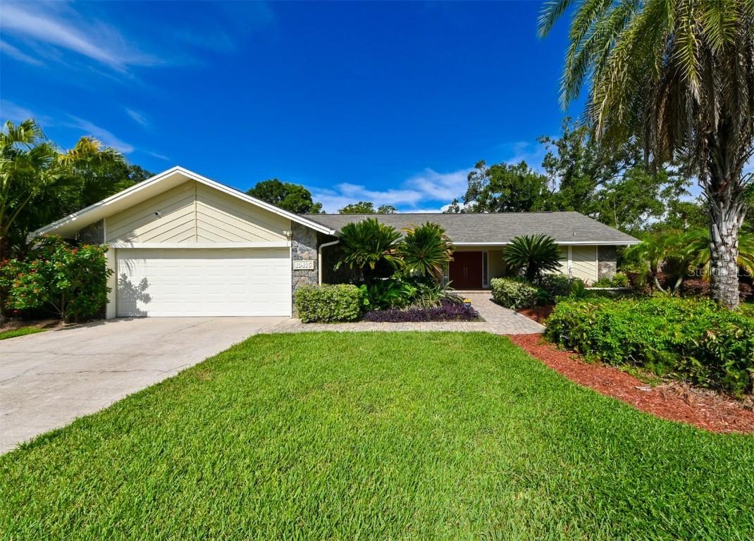 10415 Oakbrook Dr., Tampa, FL 33618