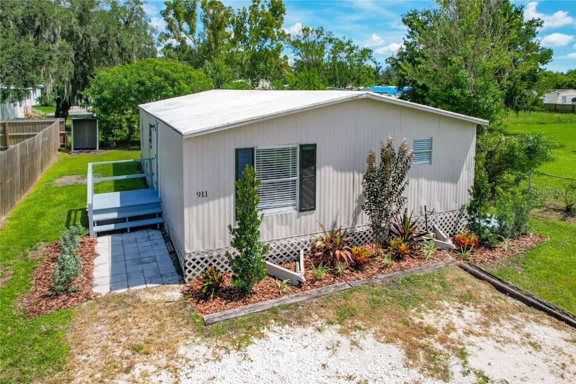 911 NW 7th St., Mulberry, FL 33860