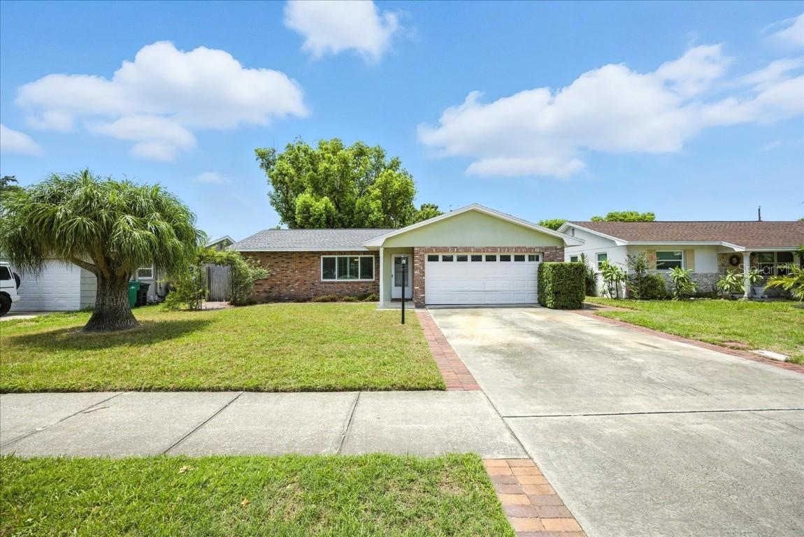8422 Oakhurst Rd., Seminole, FL 33776
