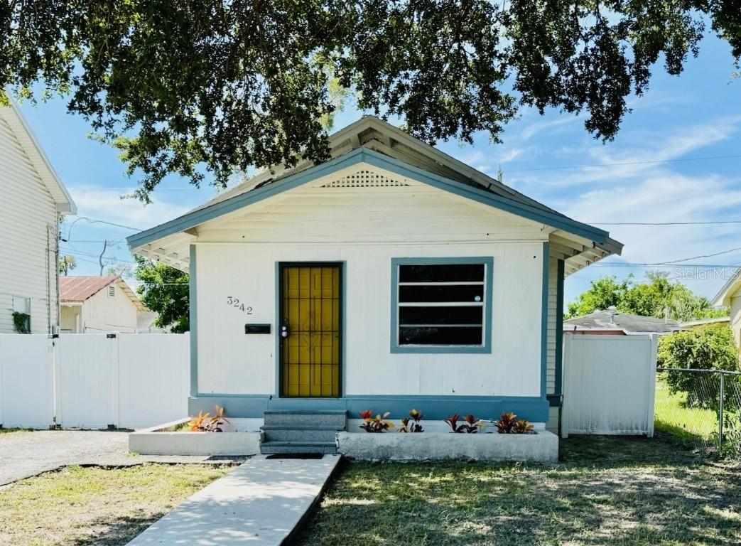3242 6th Ave., St Petersburg, FL 33712