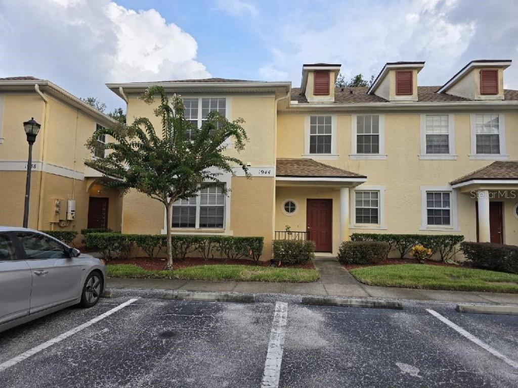 1944 Fiesta Ridge Ct., Tampa, FL 33604