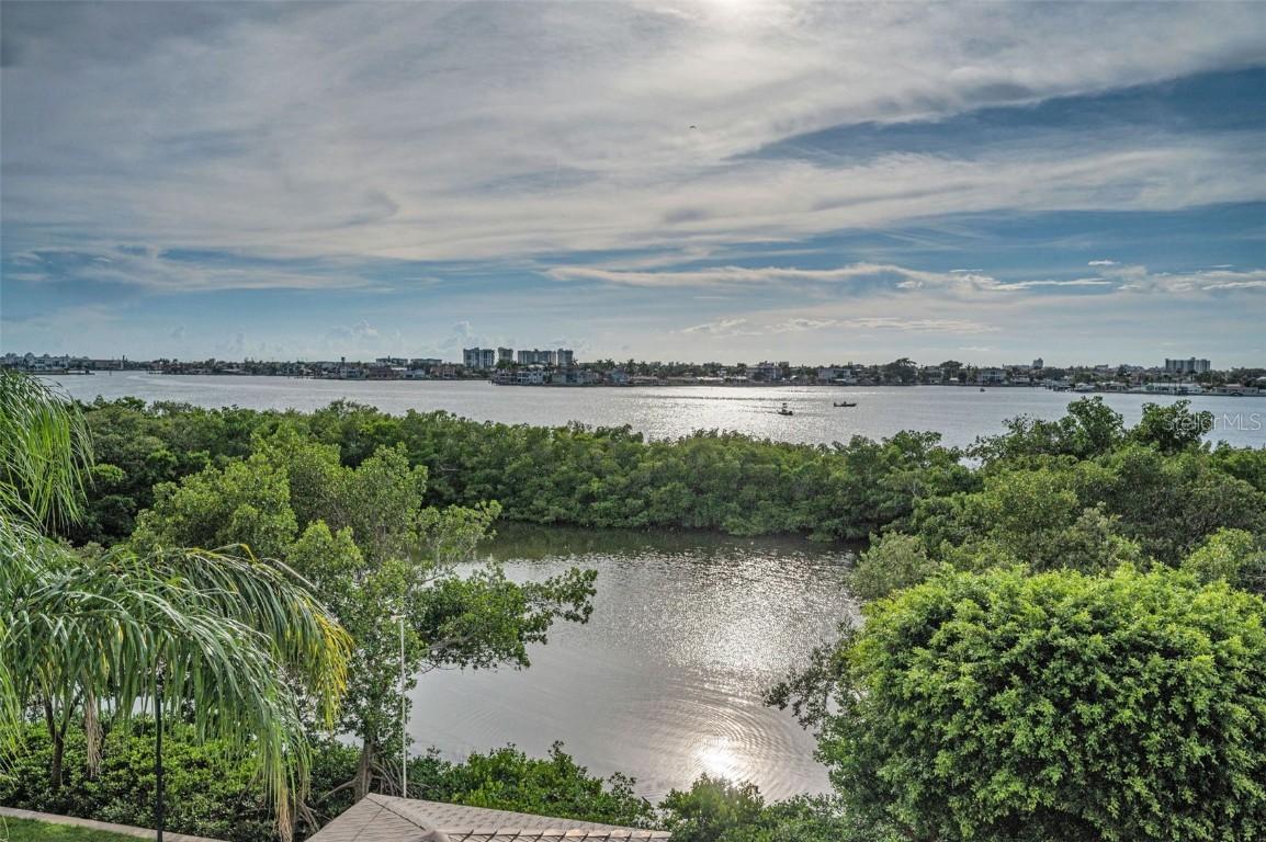 7050 Sunset Dr. #415, South Pasadena, FL 33707