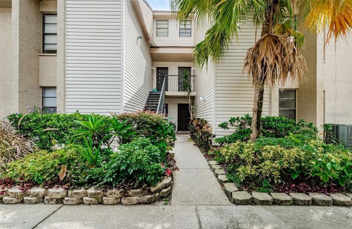 4909 Puritan Cir. #2202, Tampa, FL 33617