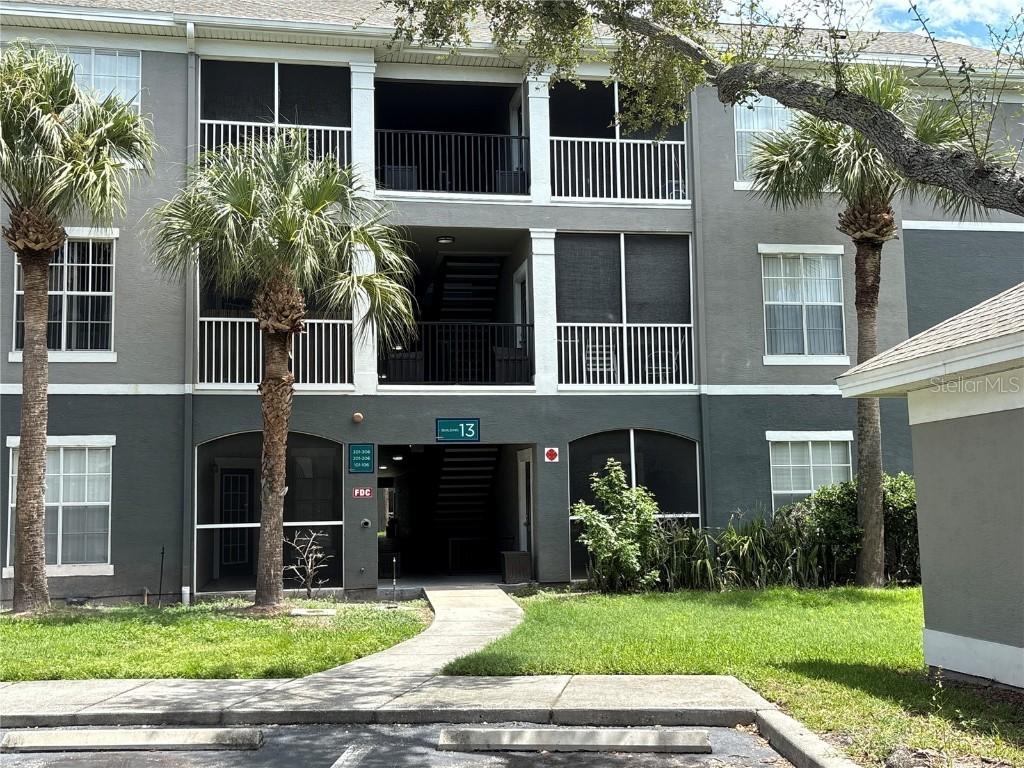1306 High Hammock Dr. #304, Tampa, FL 33619