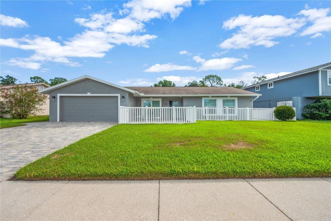 4002 Briarlake Dr., Valrico, FL 33596
