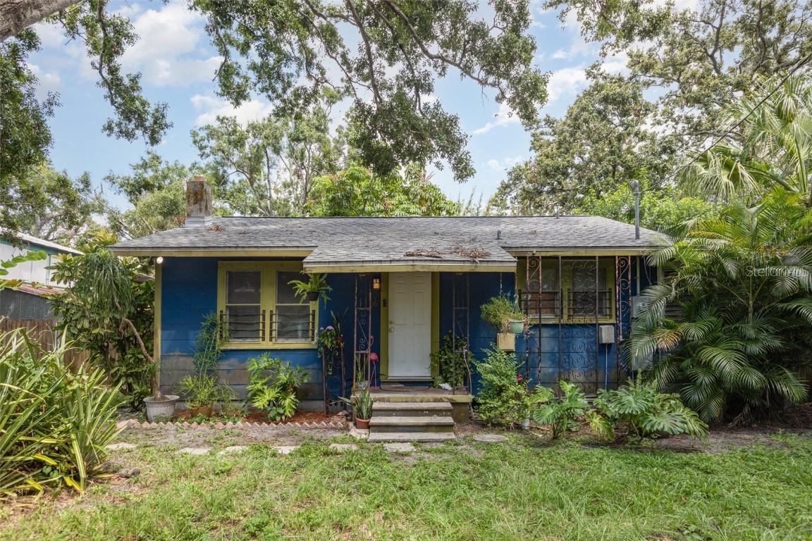 1813 7th St., Bradenton, FL 34205