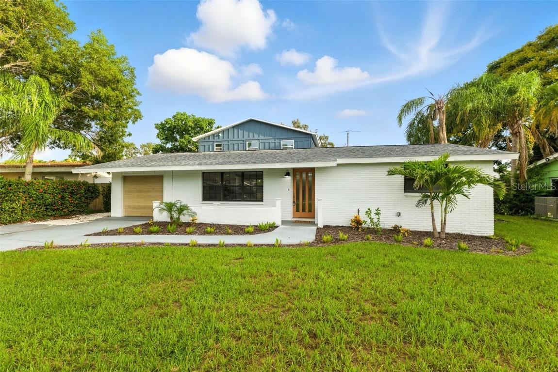 5321 13th Avenue Dr., Bradenton, FL 34209