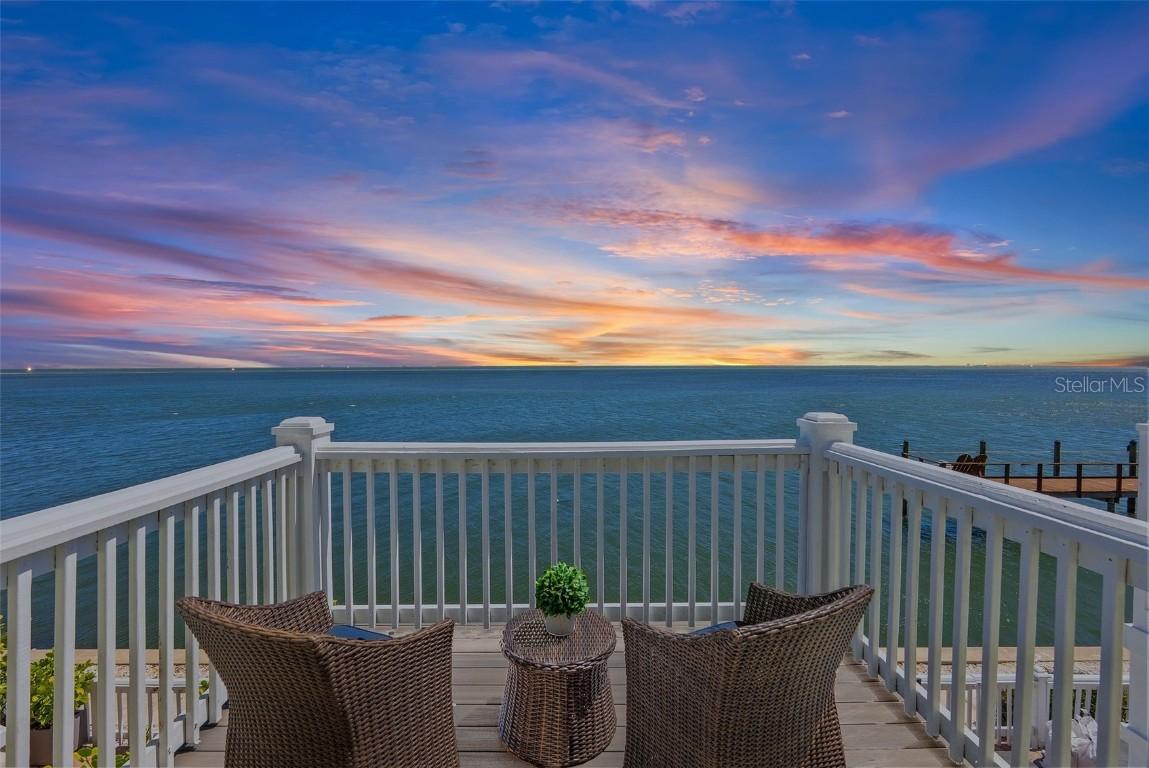 4974 Coquina Key Dr., St Petersburg, FL 33705