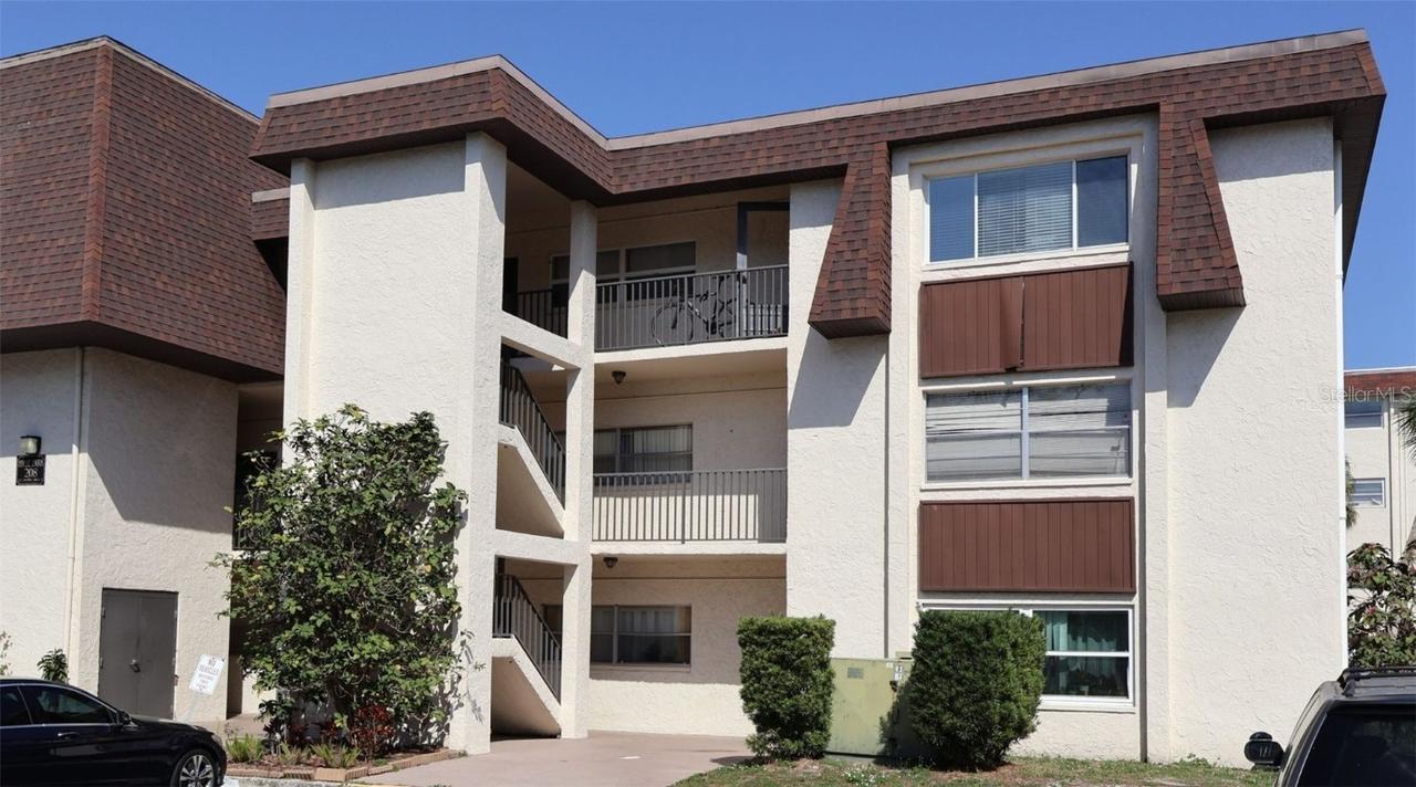 6370 1st St. #206, St Petersburg, FL 33702