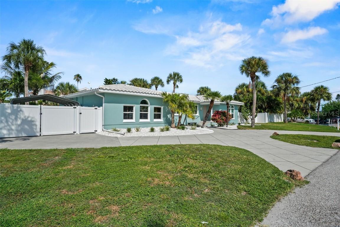976 Narcissus Ave., Clearwater Beach, FL 33767