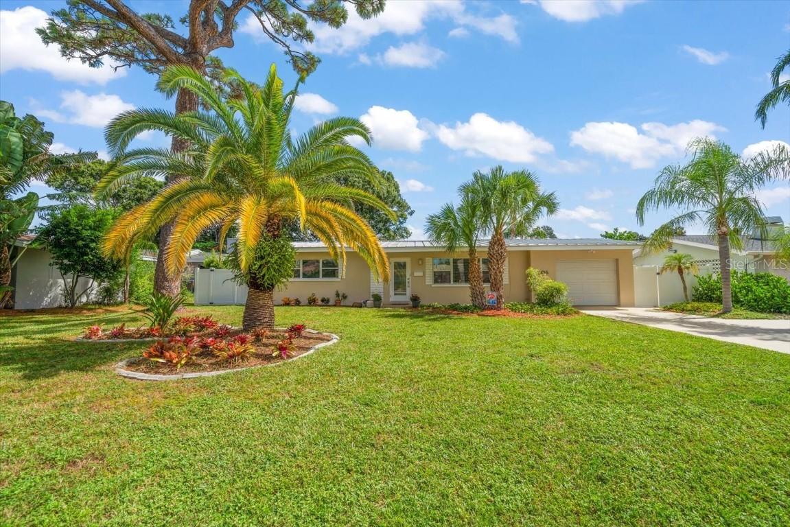 606 Palm Ave., Belleair, FL 33756