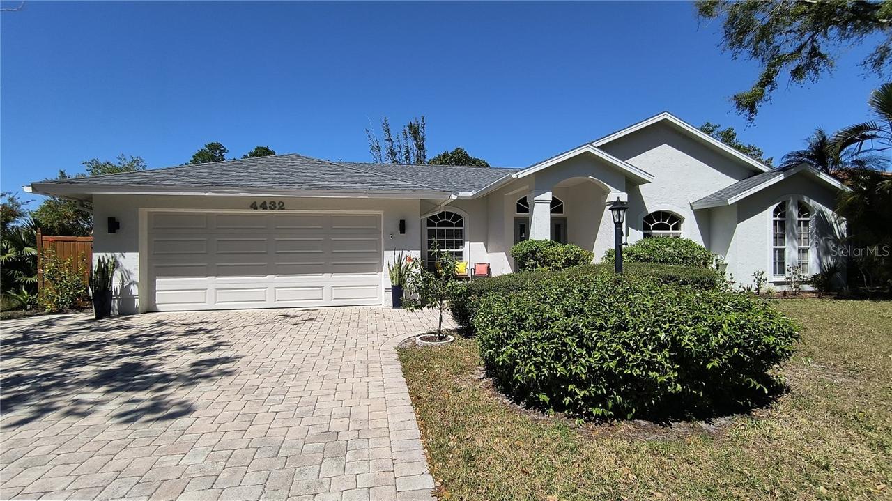 4432 Greenfield Ave., Sarasota, FL 34233