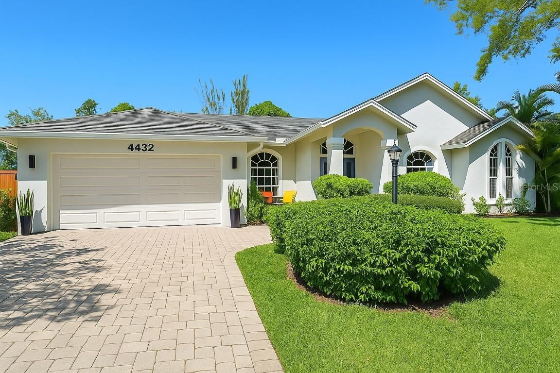 4432 Greenfield Ave., Sarasota, FL 34233