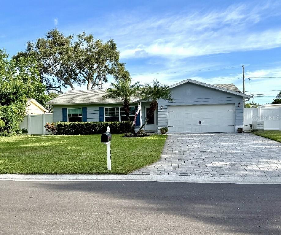 11314 80th Ave., Seminole, FL 33772
