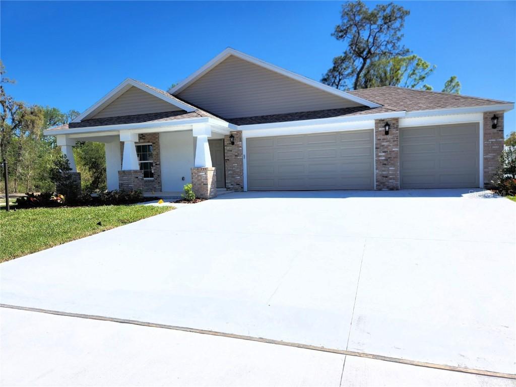 411 Shannon Estates Ct., Plant City, FL 33563
