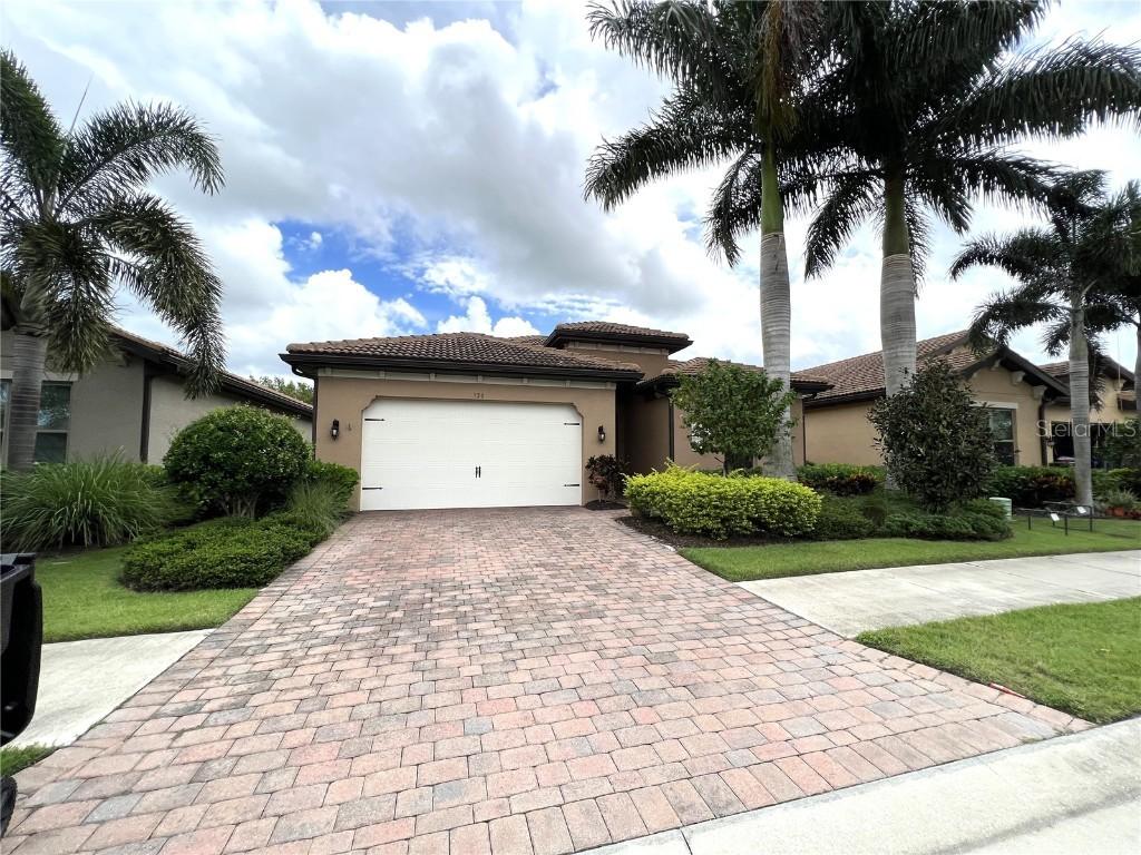 120 Ventosa Pl., Nokomis, FL 34275