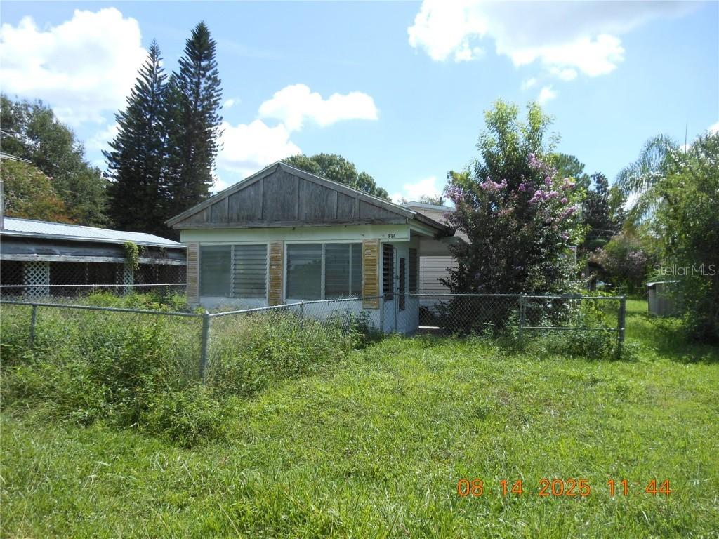 18105 1st Ave., Lutz, FL 33548