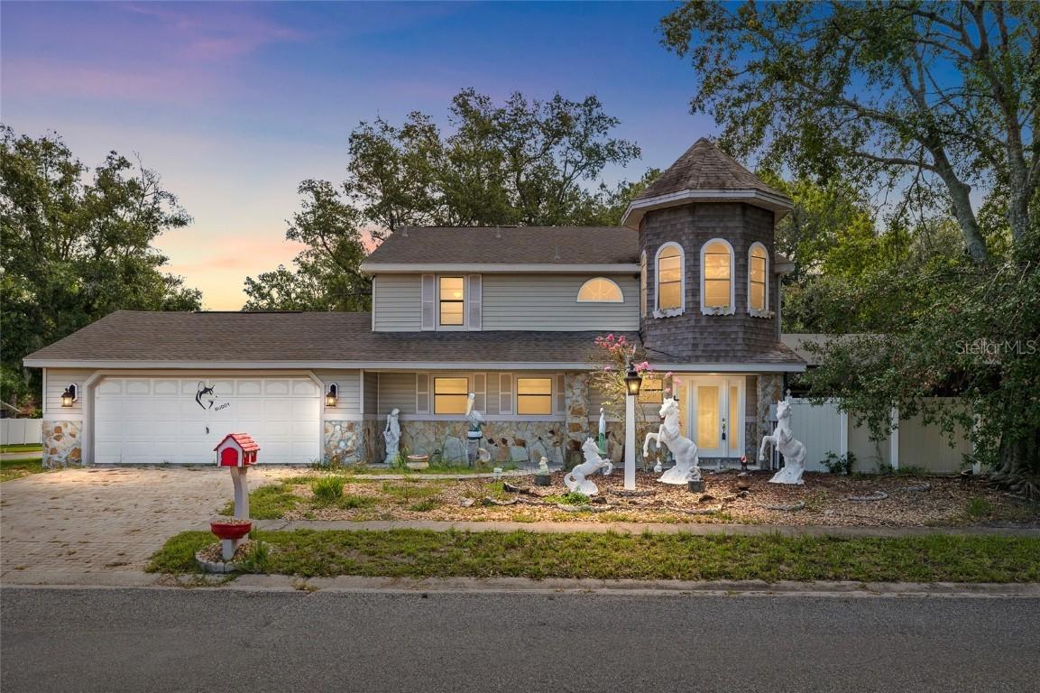 3030 Shadow Oaks Dr., Holiday, FL 34690