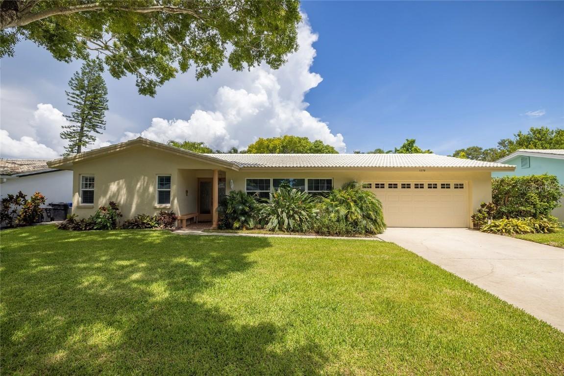 1279 Overcash Dr., Dunedin, FL 34698