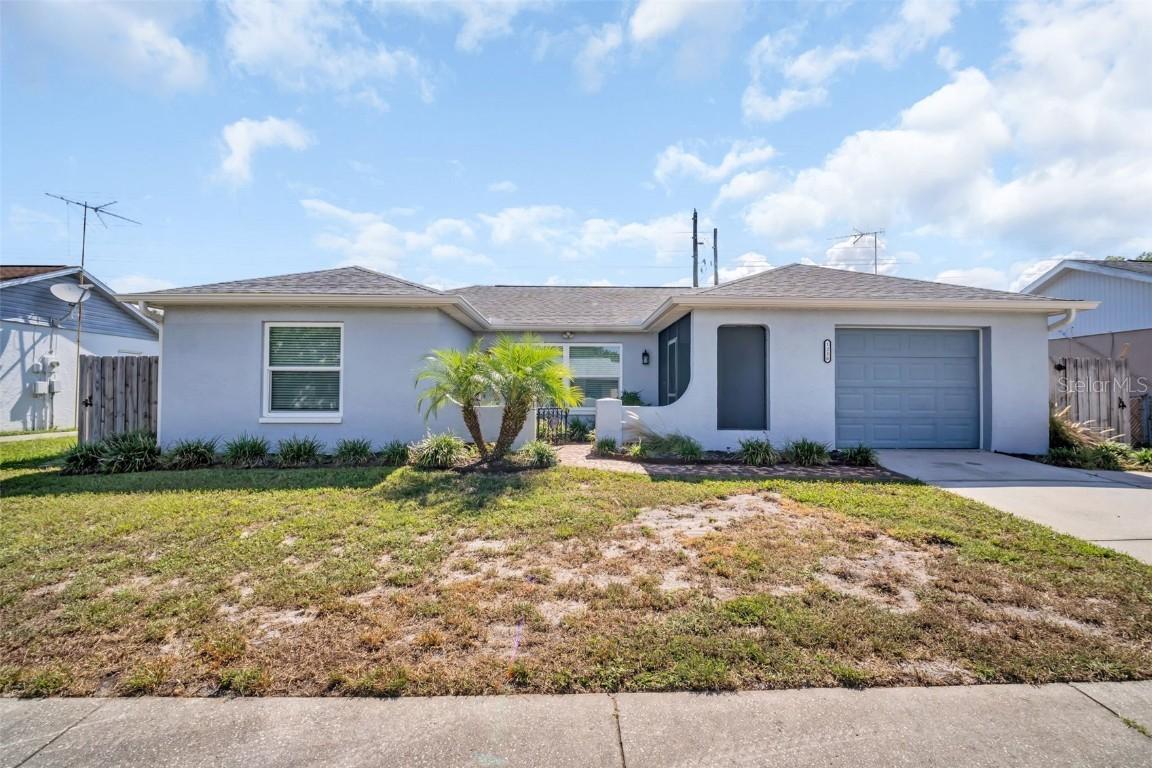 1238 Mandarin Dr., Holiday, FL 34691