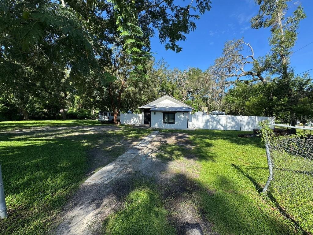 4631 6th St., Zephyrhills, FL 33542