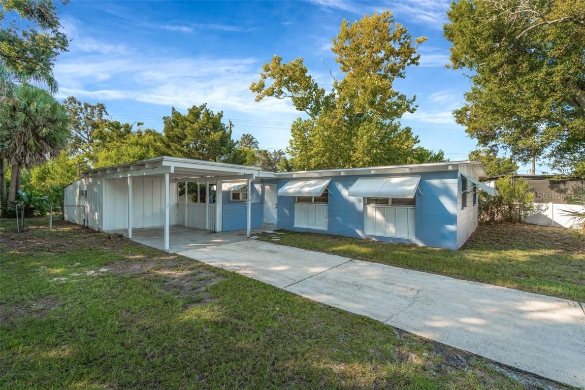 1316 Larsen Ln., Tampa, FL 33619