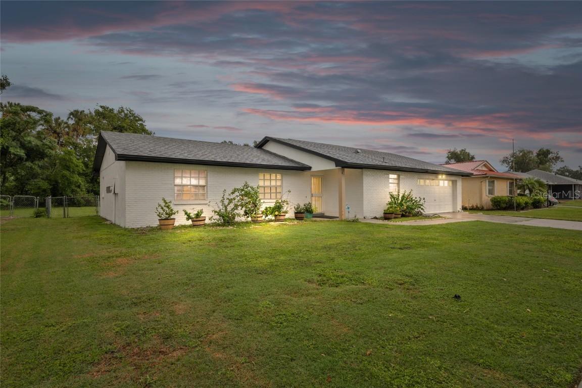 1005 Shangri La Dr., Seffner, FL 33584