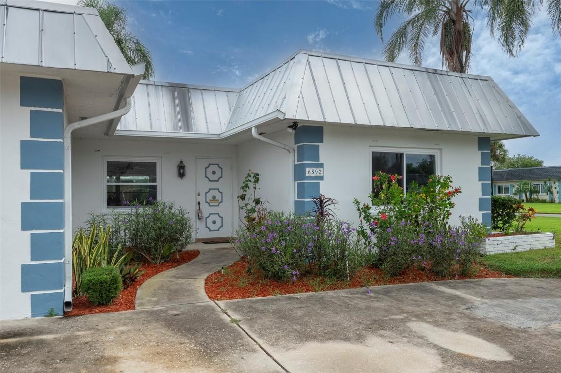 6592 Grand Bahama Dr., Seminole, FL 33777