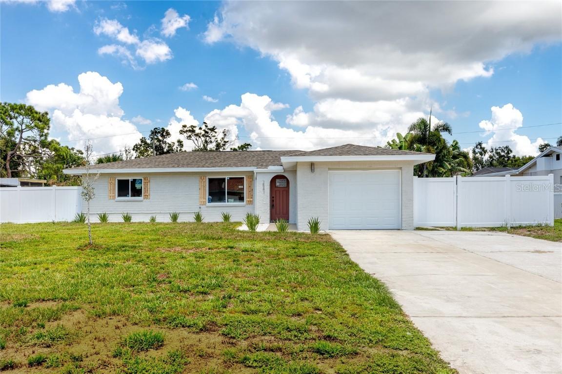 2541 Columbus Way, St Petersburg, FL 33705